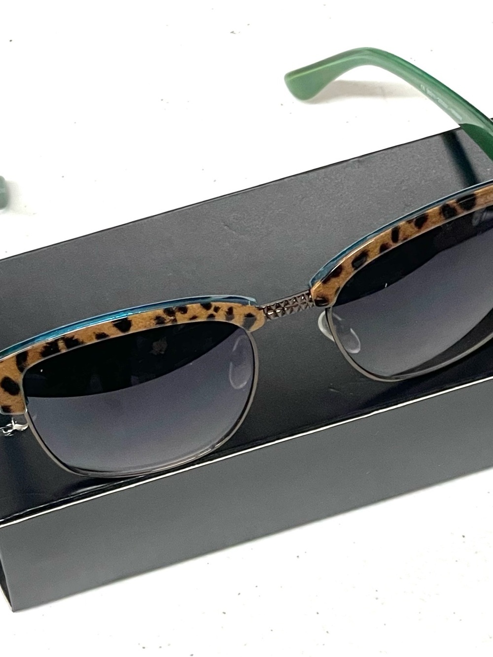 Women’s Leopard & Green Square Sunglasses Palm Harbor Optics - Picture 6 of 8